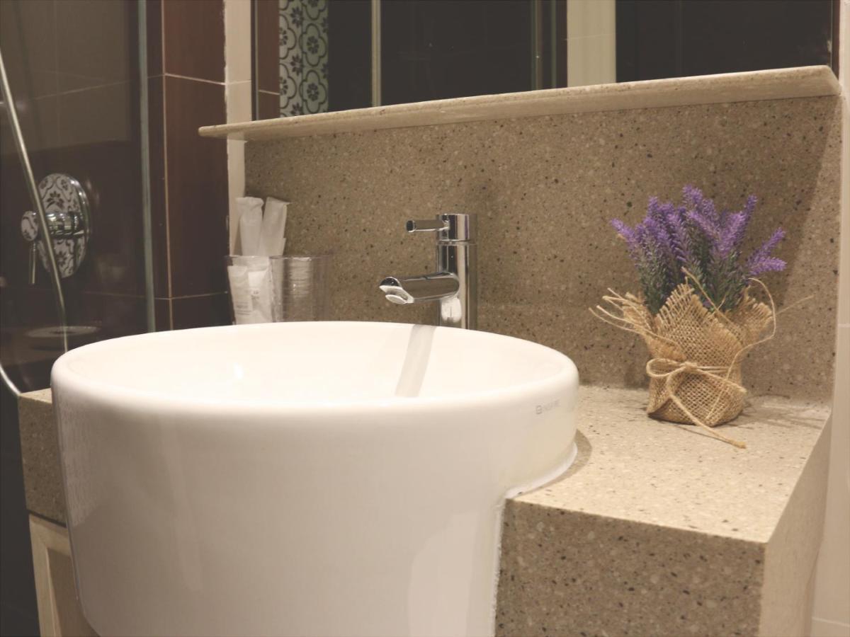 Aqueen Prestige Hotel Lavender Singapore Esterno foto